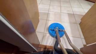 Cleaning dirty grout lines in Keller Texas￼